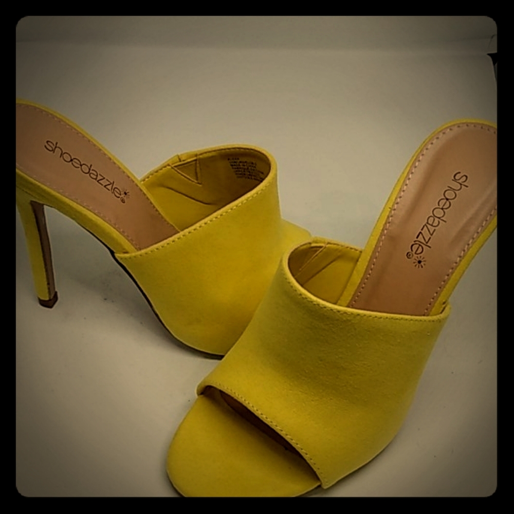 Yellow slide on heels